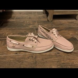Sperry top-siders- pink